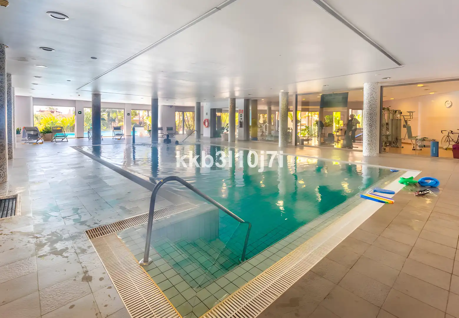 Habitatge amb piscina en venda a Milla de Oro, imagen 11