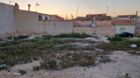 Se vende solar en zona Almazara
