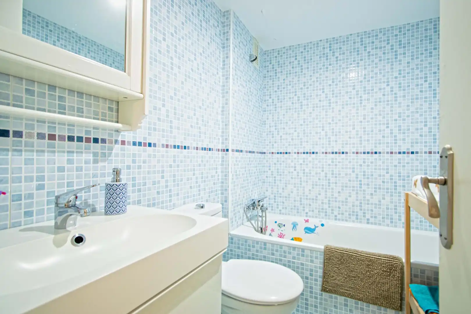 Bathroom of Duplexes for sale in Sevilla  with Air Conditioner, Heating and Terrace