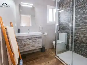Bany de Finca rústica de lloguer en Almuñécar amb Aire condicionat, Jardí privat i Terrassa