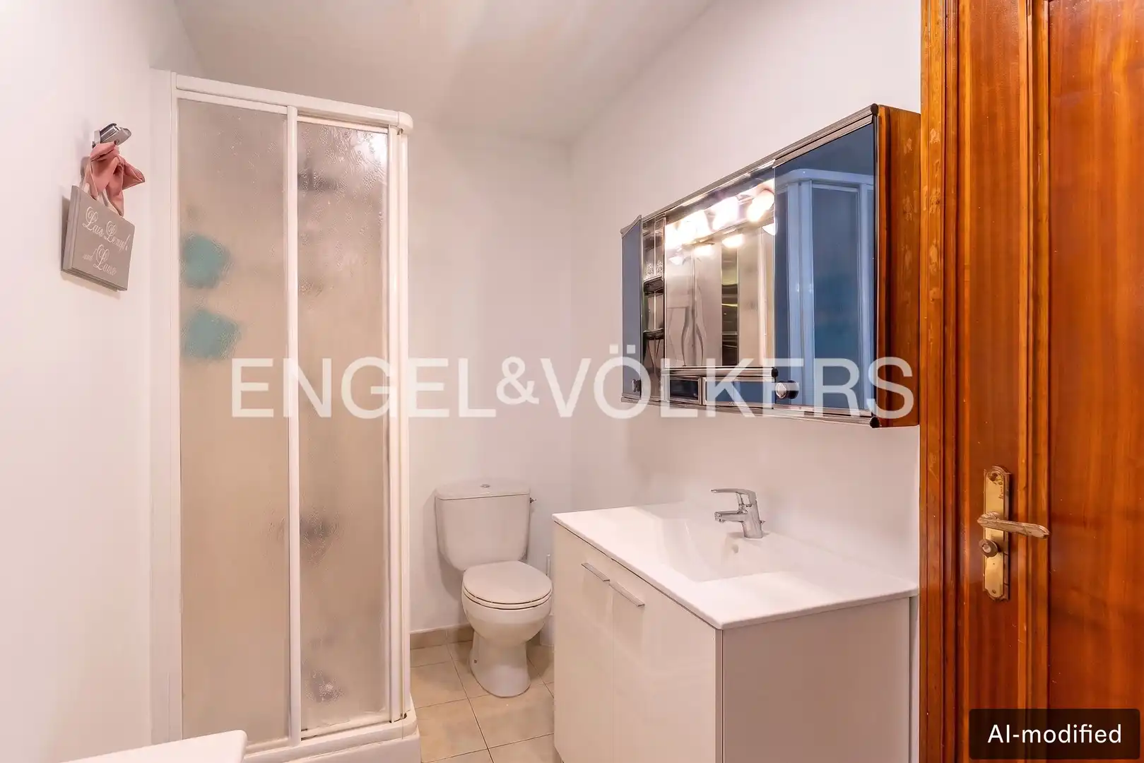 Badezimmer von Wohnung zum Verkauf in Madrid mit Heizung und Parkett