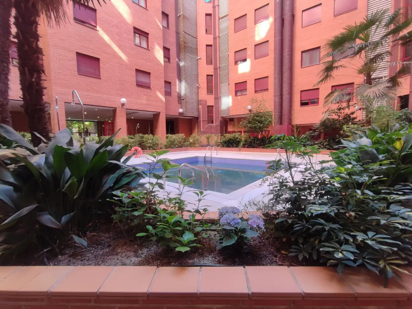 Piscina de Pis en venda en Madrid amb Aire condicionat, Calefacció i Parquet