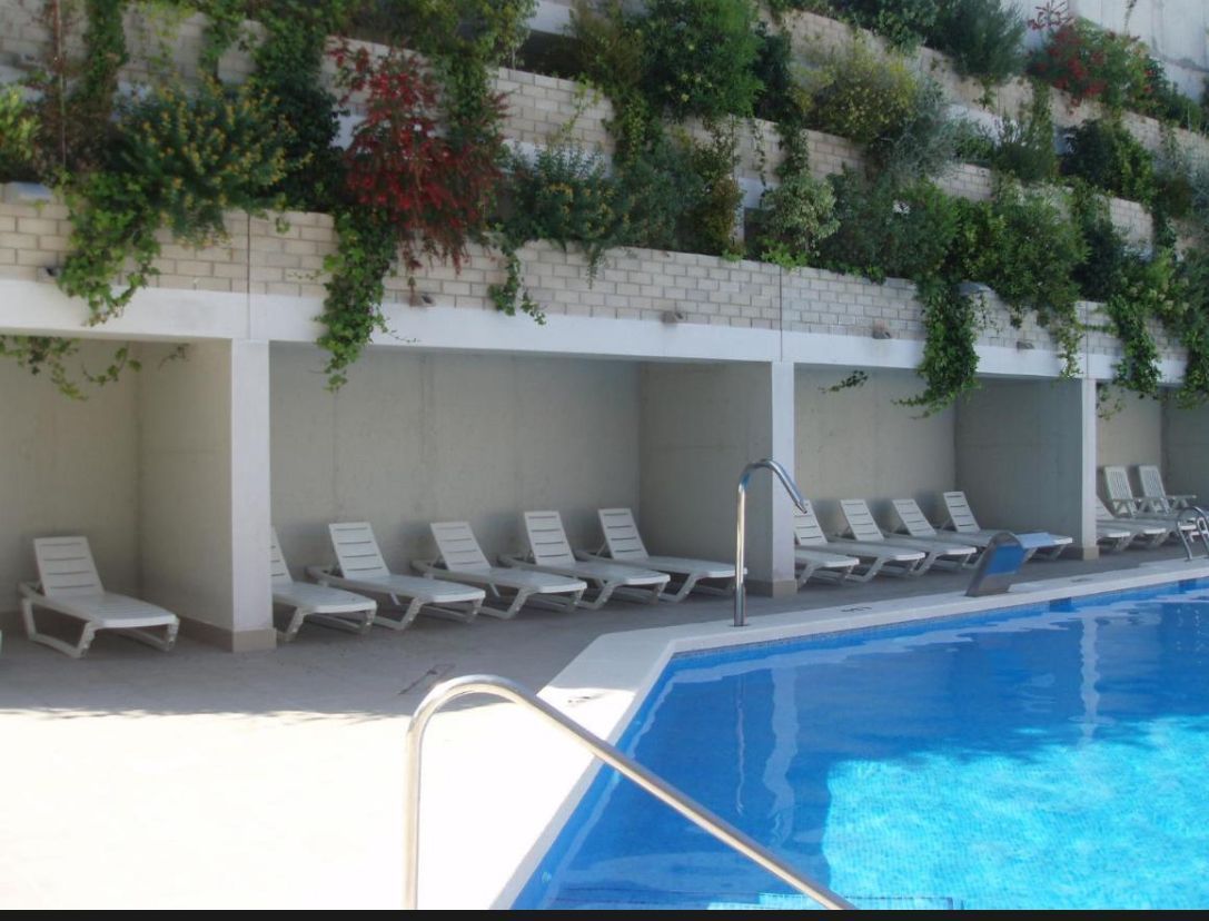 Piscina de Apartament en venda en Alicante / Alacant amb Aire condicionat, Calefacció i Terrassa