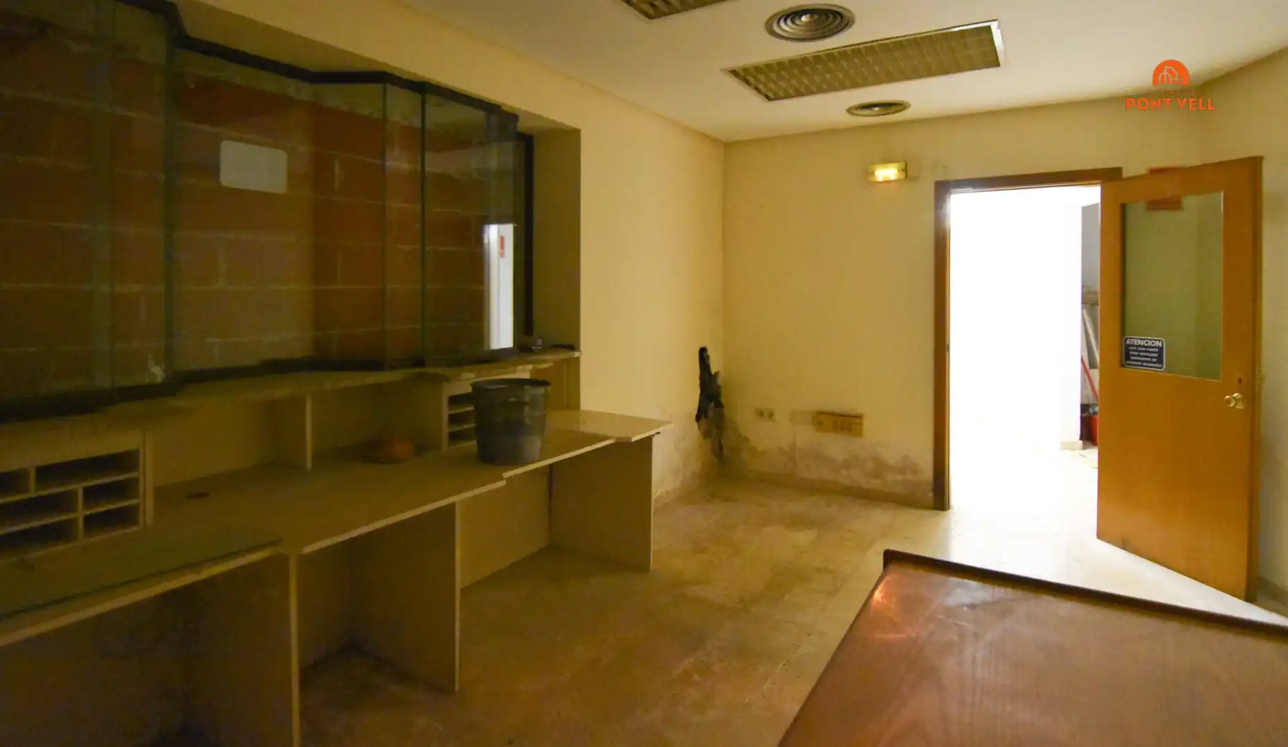Local commercial à louer à La Bisbal d'Empordà, imagen 17