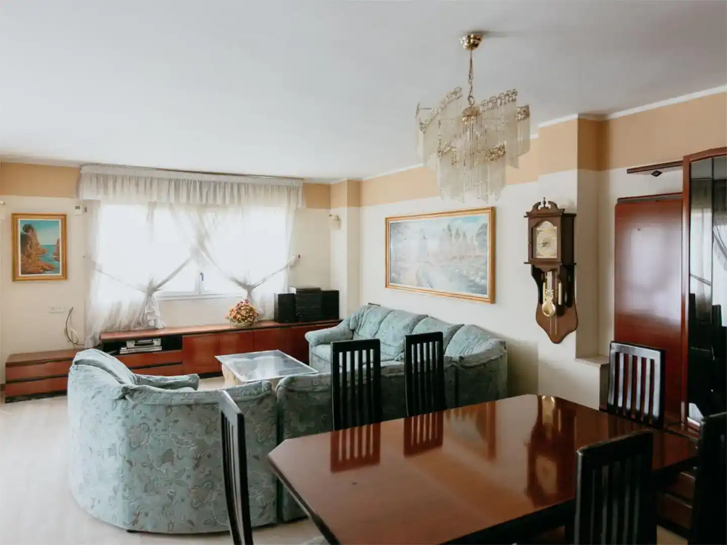 Sala de estar de Casa adosada en venta en Huesca con Jardín privado, Trastero y Amueblado