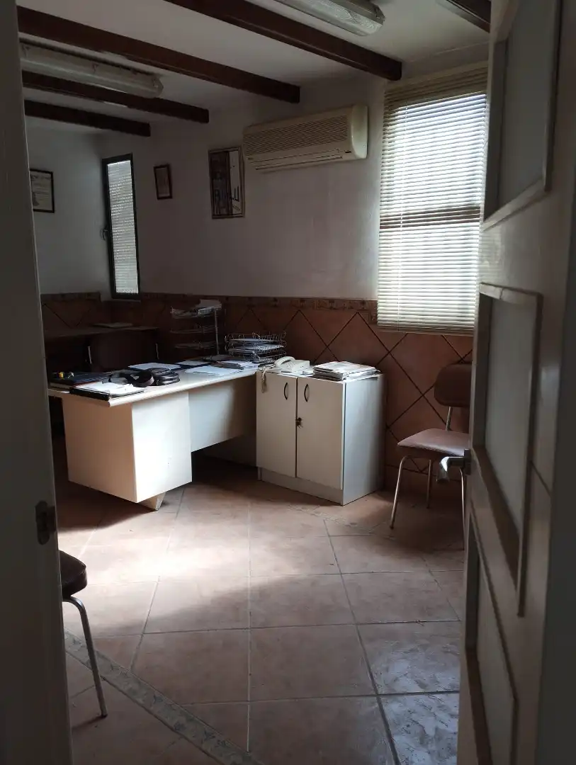 Industrial building with lift for sale in Calle la Codorniz, imagen 3