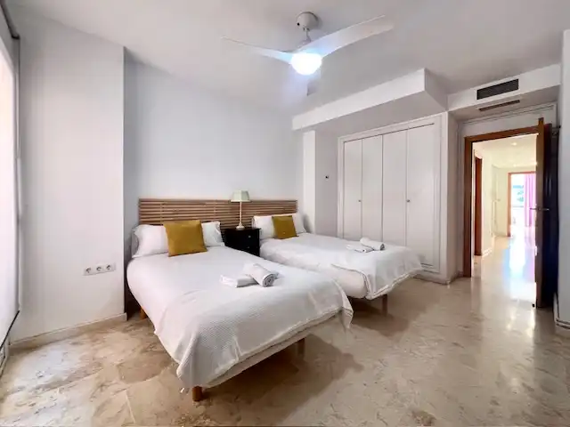 Habitación de Ático en venta en Marbella con Aire acondicionado, Terraza y Trastero