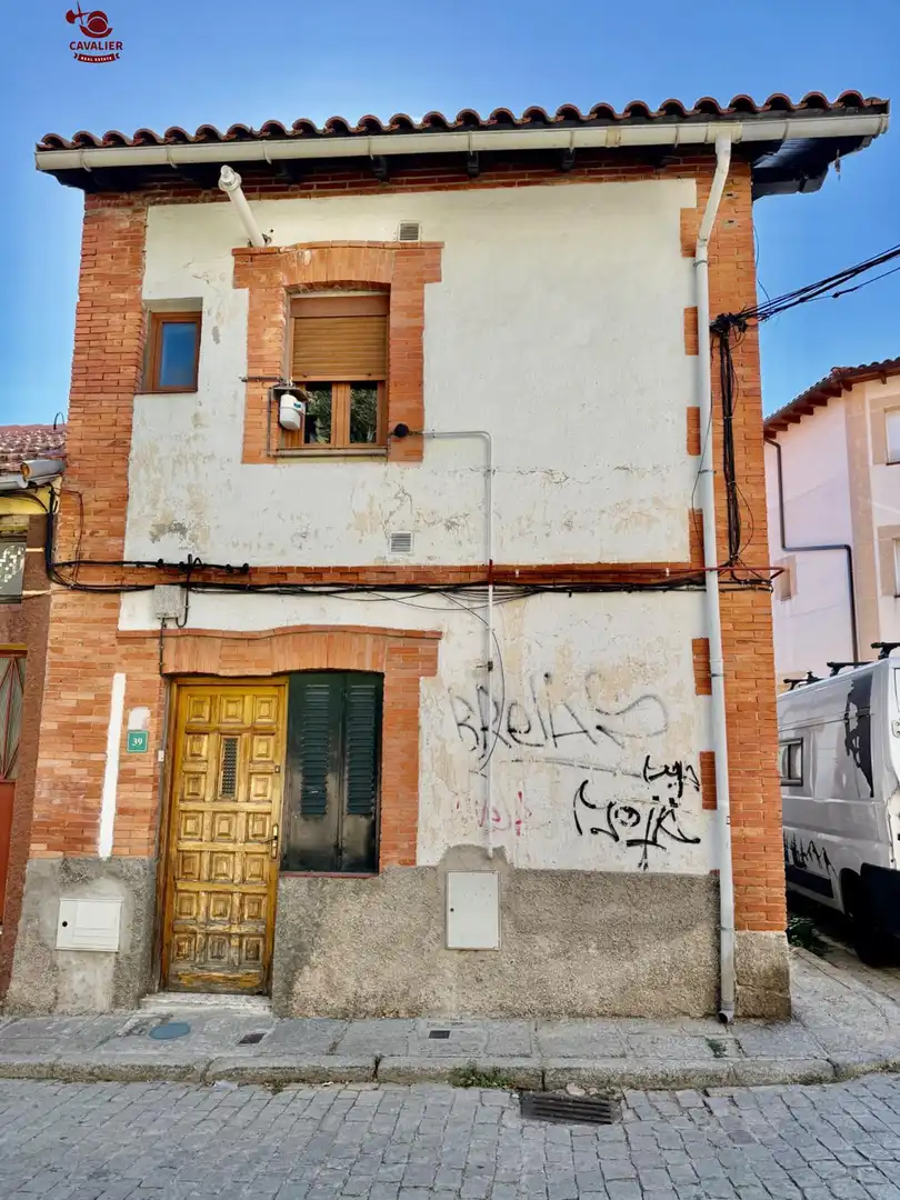 Vista exterior de Casa o xalet en venda en Cercedilla amb Calefacció, Traster i Moblat