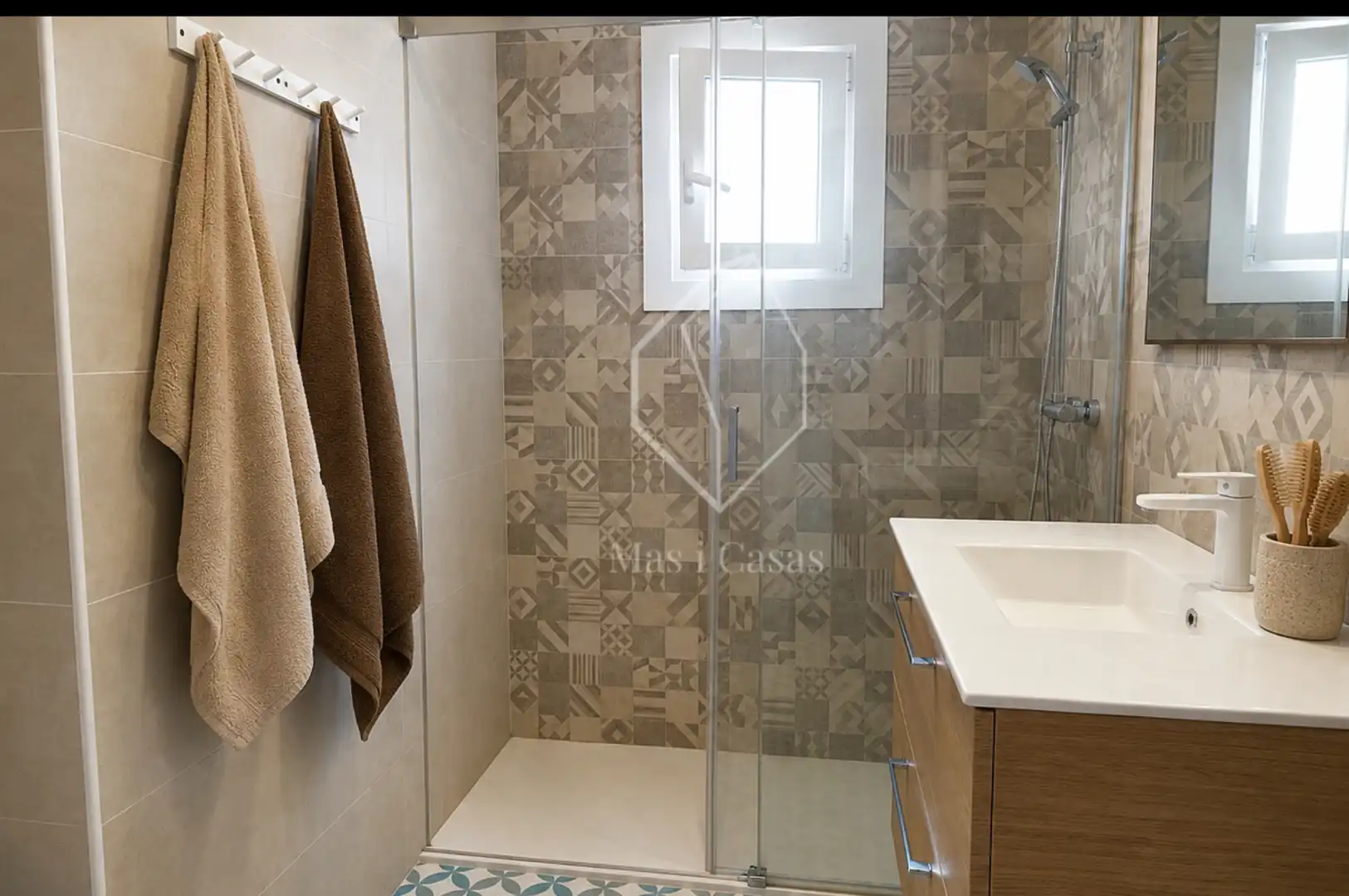 Bany de Casa o xalet en venda en L'Escala amb Aire condicionat, Calefacció i Jardí privat