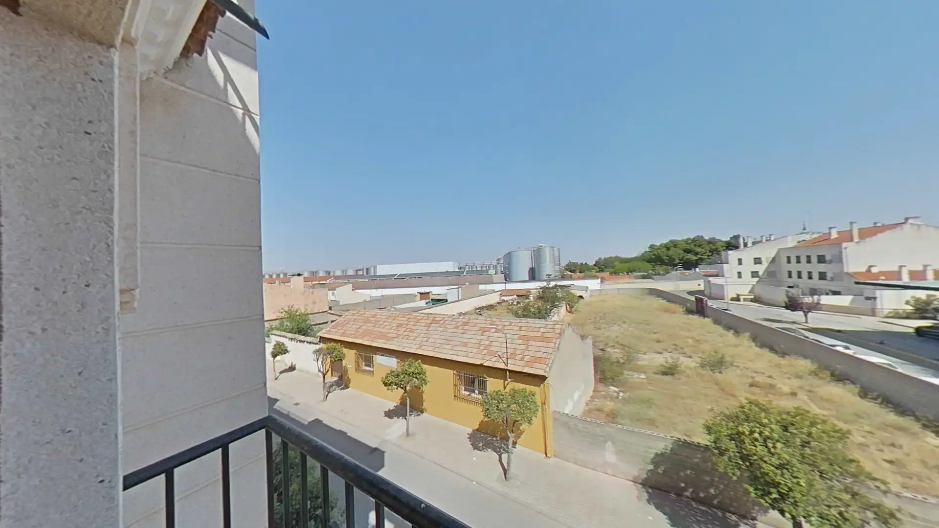 Vista exterior de Pis en venda en Socuéllamos amb Balcó