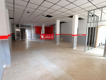 Local comercial en alquiler en Núcleo Urbano