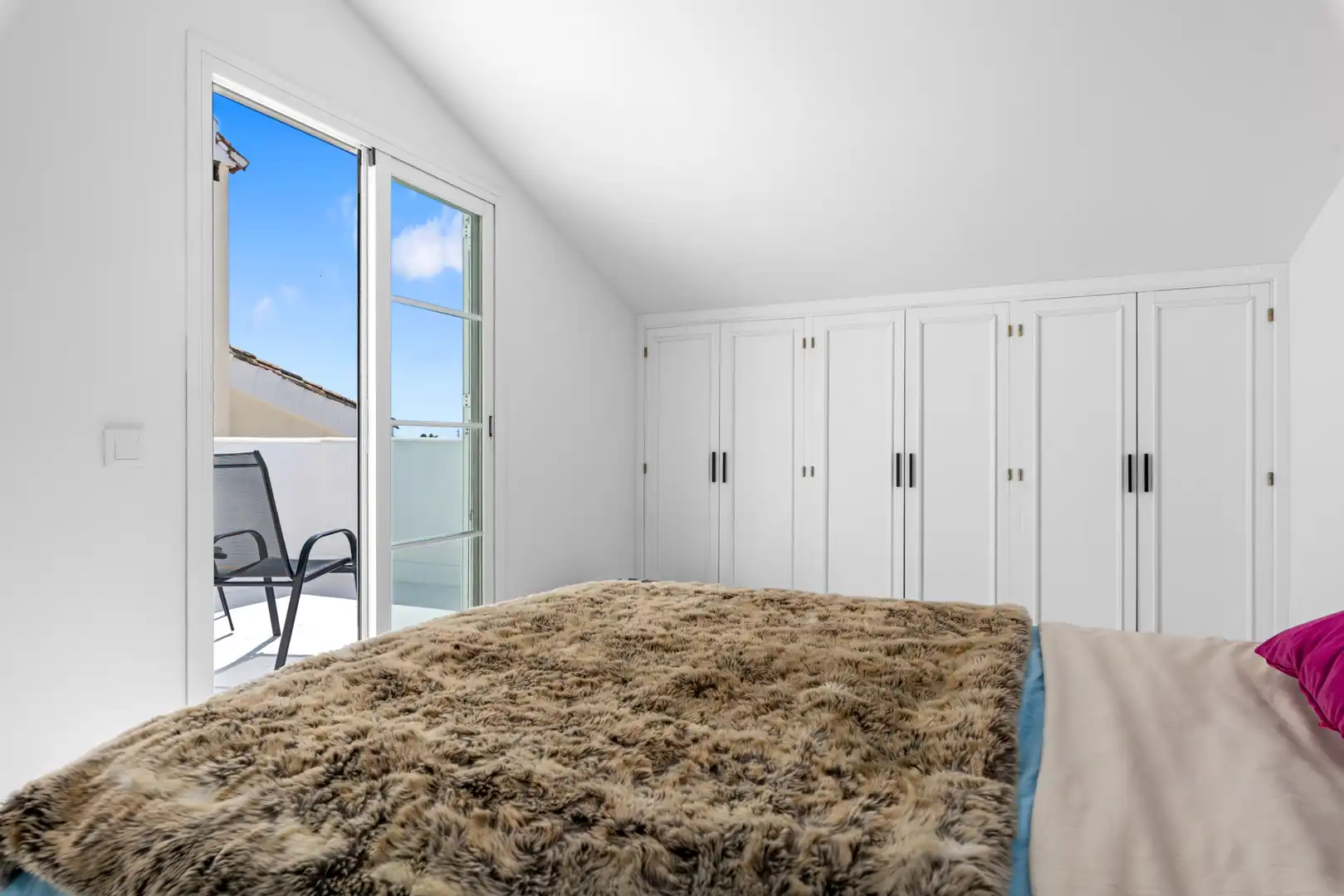 Habitación de Casa o chalet en venta en Estepona con Aire acondicionado, Jardín privado y Terraza