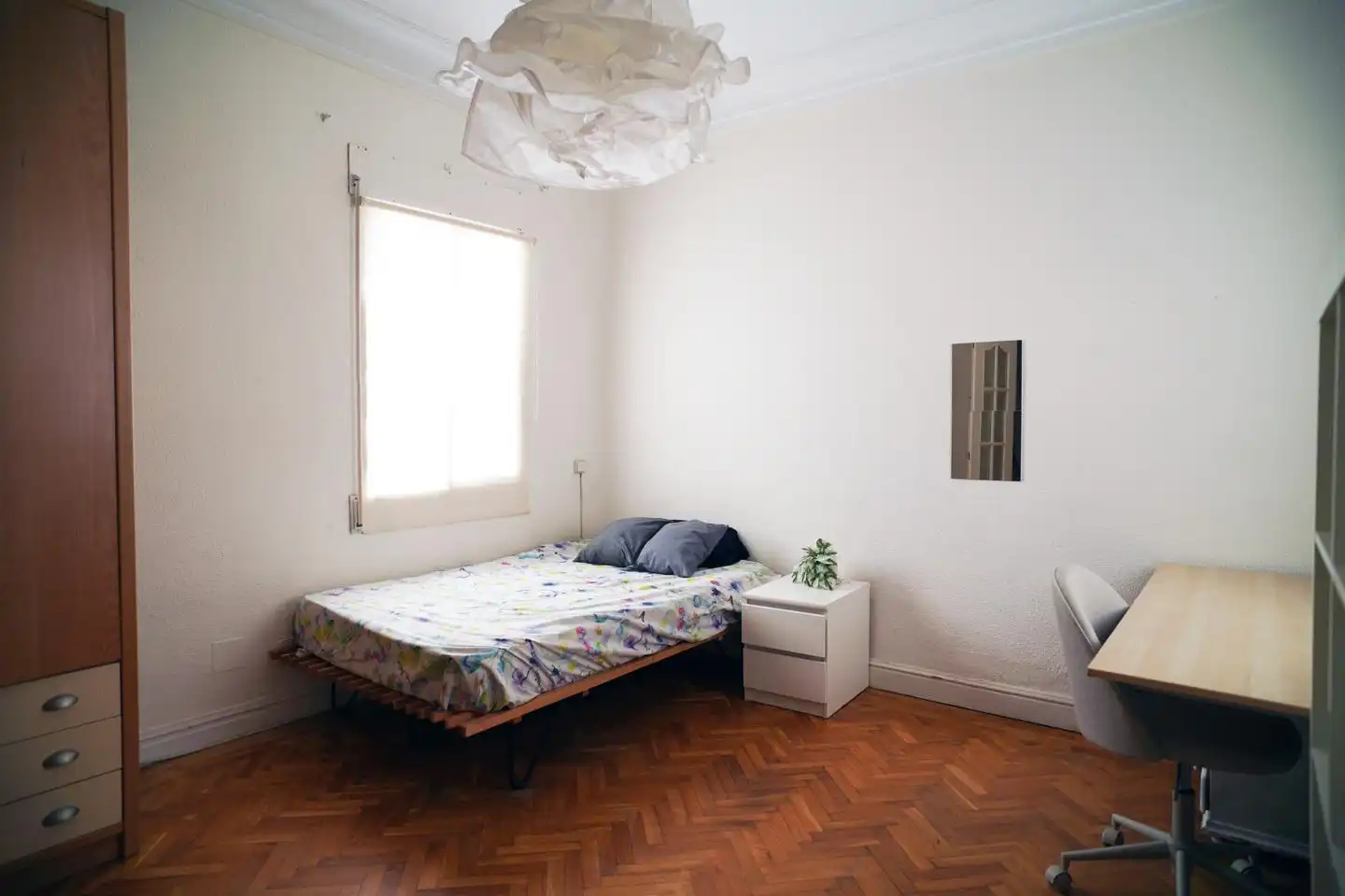 Habitación de Apartamento de alquiler en Madrid con Aire acondicionado, Calefacción y Parquet