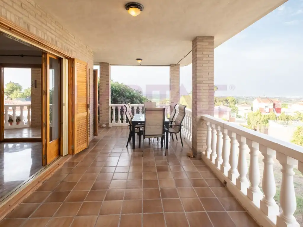 Terrace of Houses for sale in Chiva  with Air Conditioner, Heating and Furnished