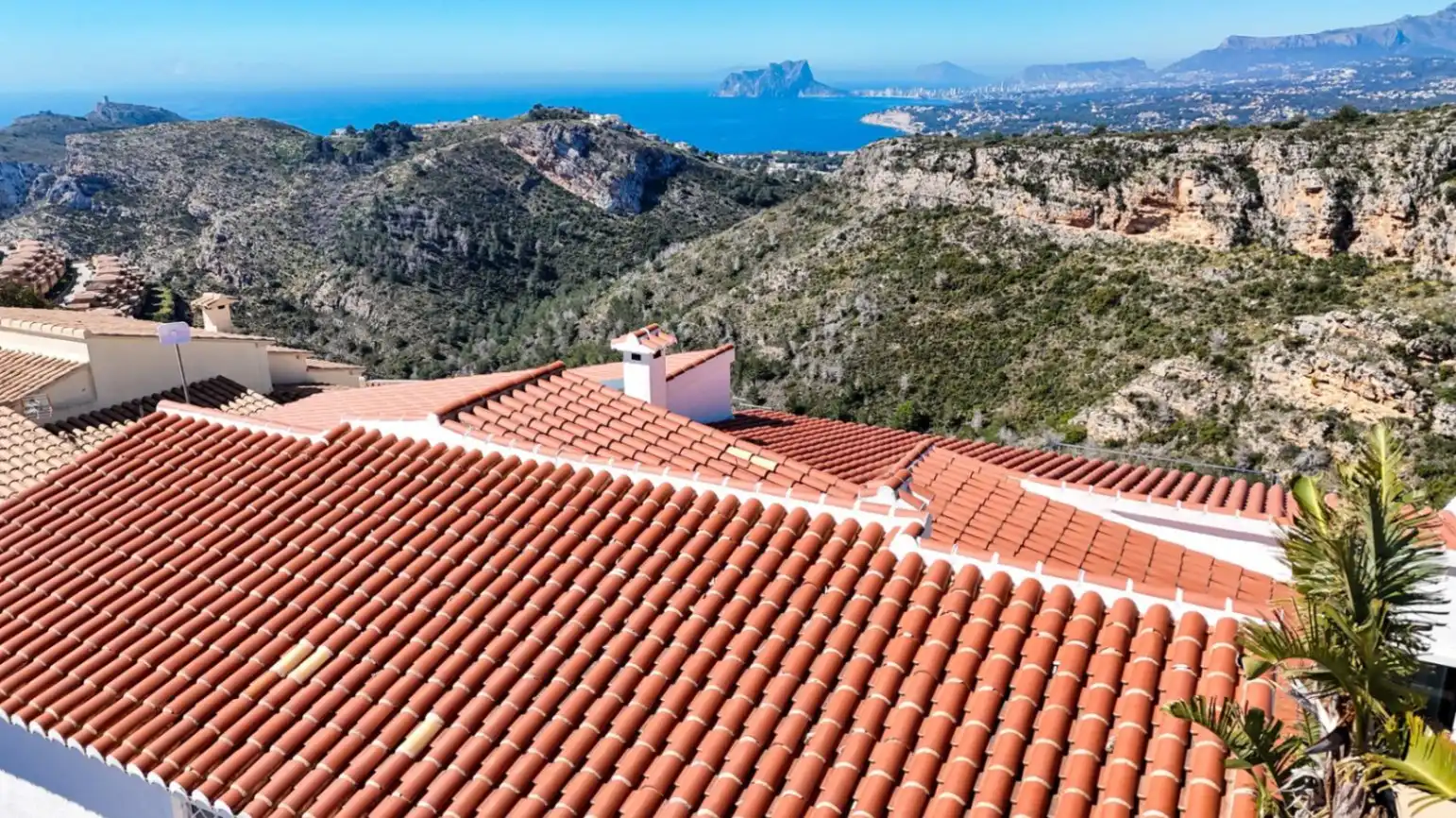 Vista exterior de Casa o xalet en venda en Benitachell / El Poble Nou de Benitatxell amb Aire condicionat, Calefacció i Jardí privat
