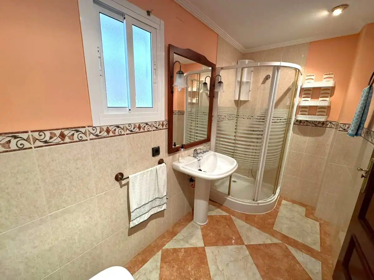 Bany de Casa o xalet en venda en Almuradiel amb Aire condicionat, Calefacció i Terrassa