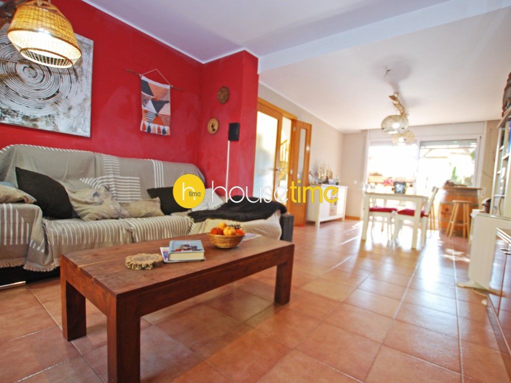 Sala d'estar de Casa o xalet en venda en Pineda de Mar amb Terrassa