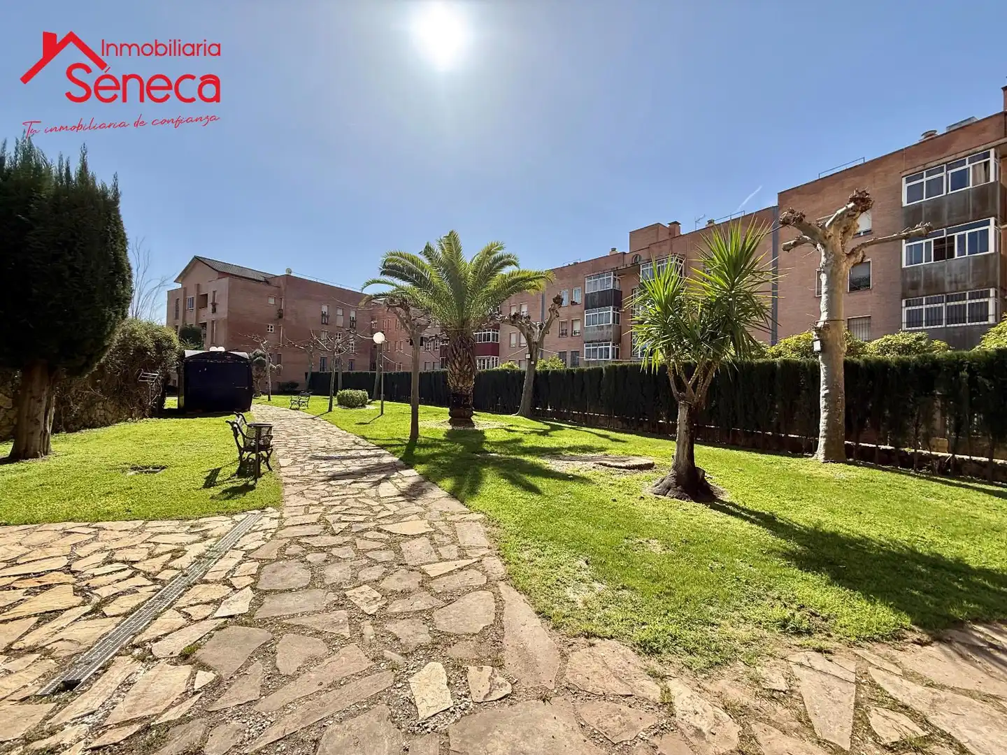 Vista exterior de Pis en venda en Córdoba amb Terrassa, Piscina i Piscina comunitària