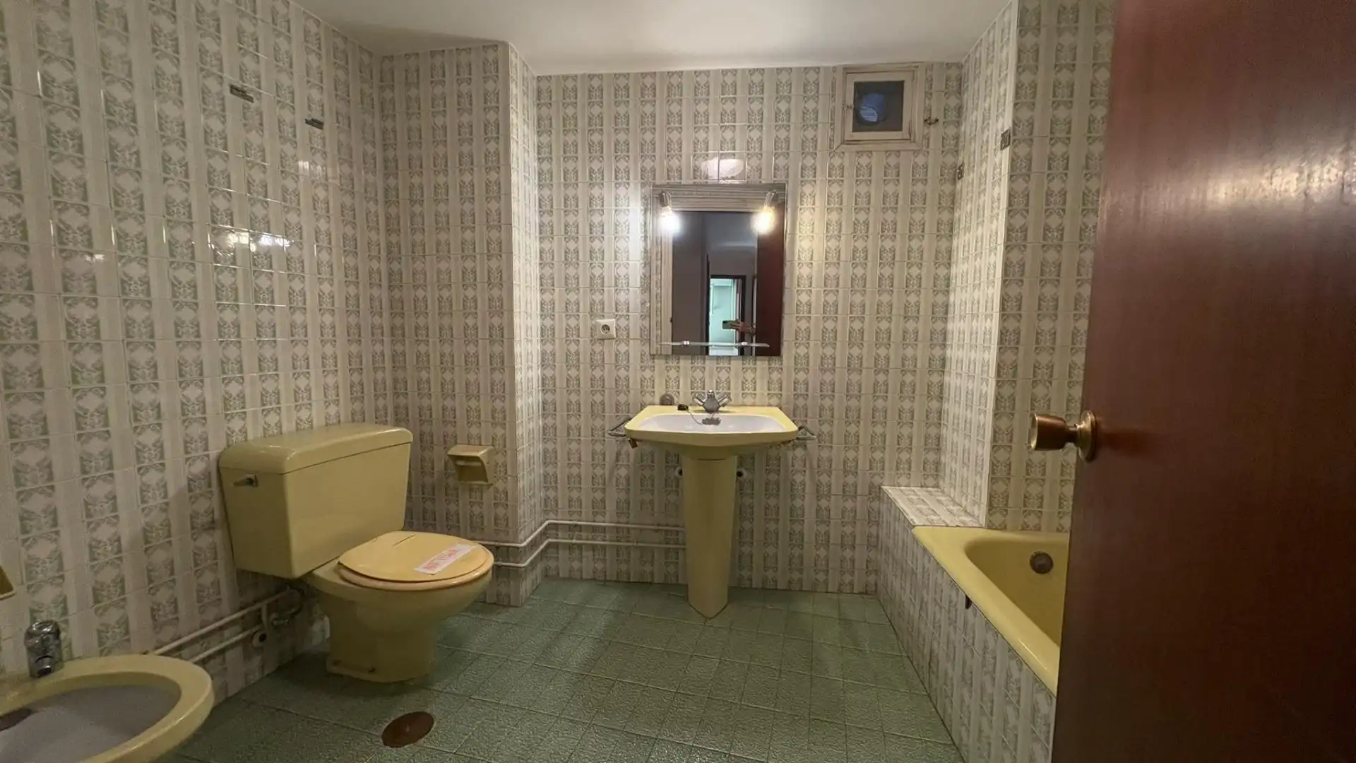 Bathroom of Flat for sale in Málaga  with Terrace and Balcony