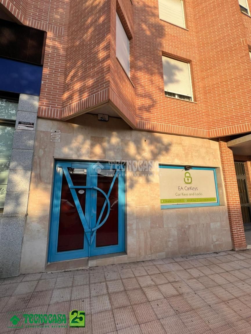 Vista exterior de Local de lloguer en  Toledo Capital amb Aire condicionat