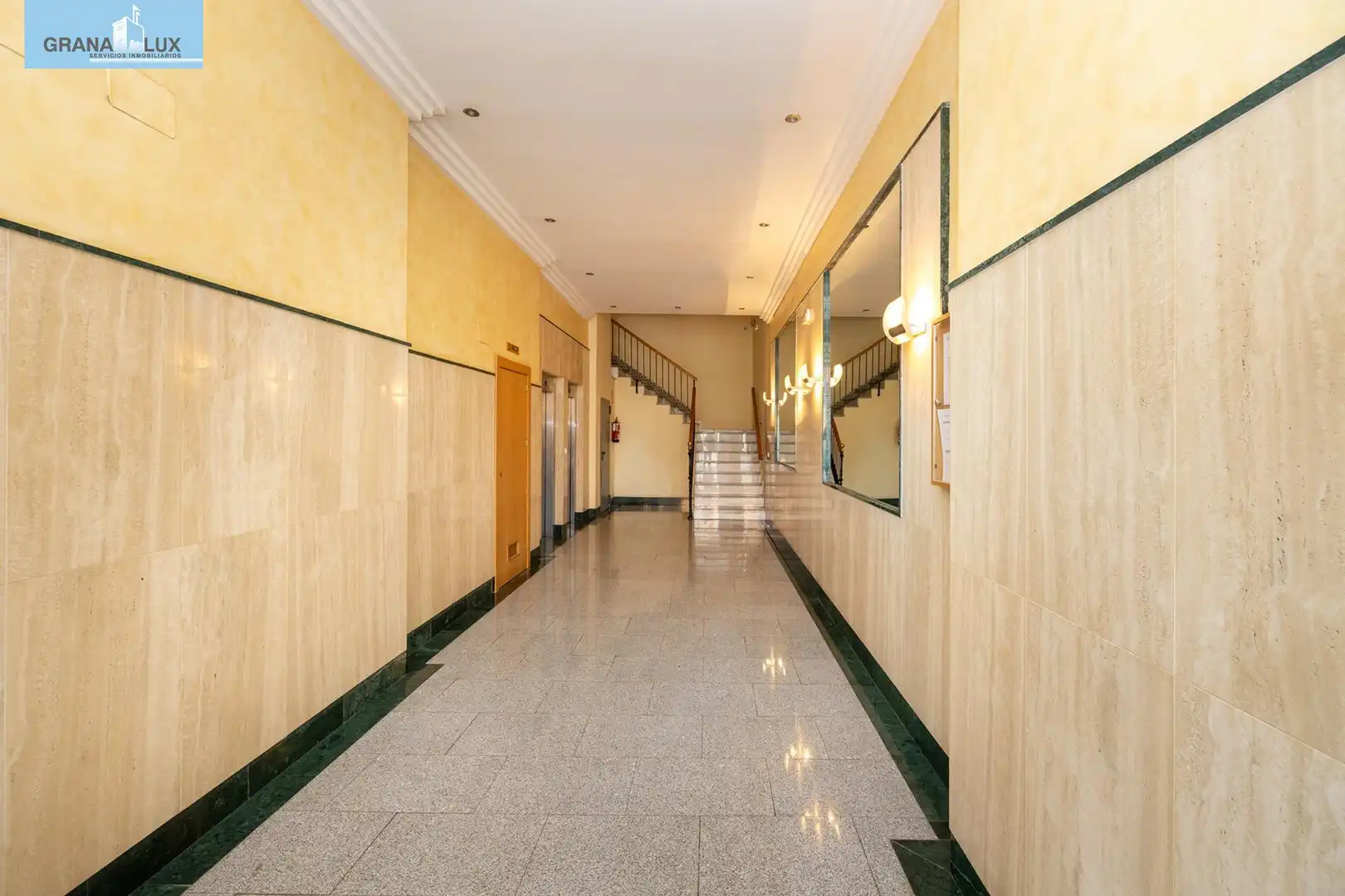 Appartement avec terrasse à vendre à Plaza de la Ciudad de Los Carmenes, imagen 5