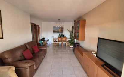 Living room of Flat for sale in Salt  with Terrace and Balcony