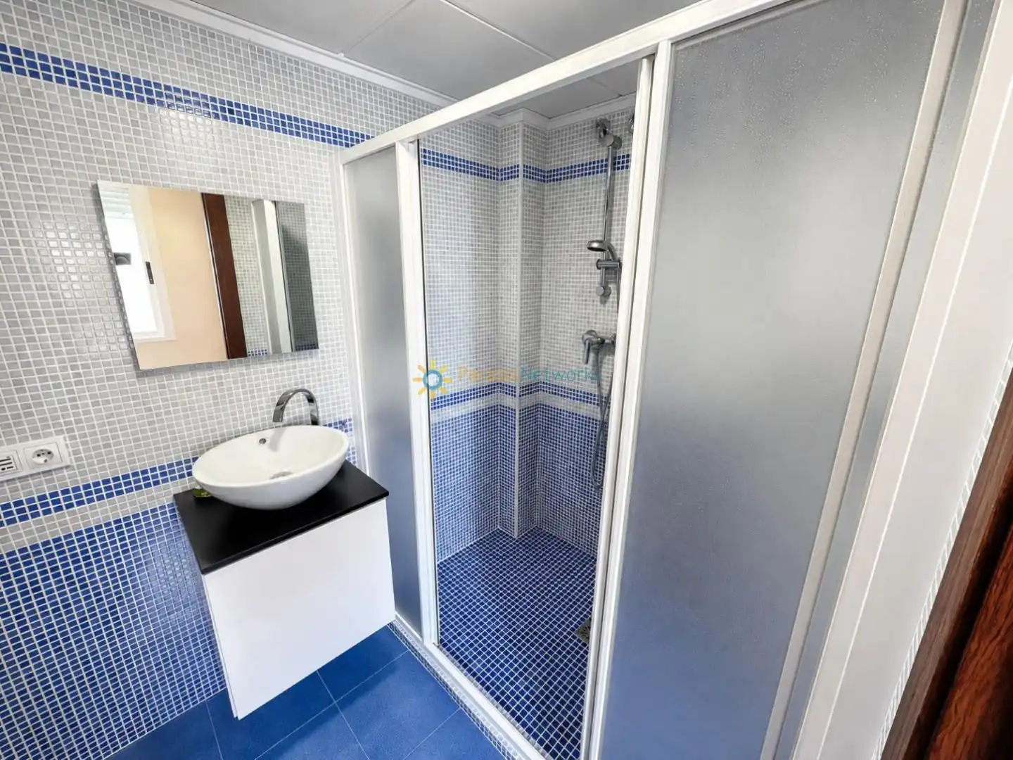 Baño de Piso de alquiler en Xeraco con Amueblado y Balcón