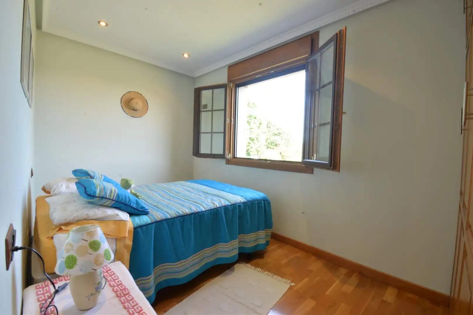 Habitación de Casa o chalet en venta en Oviedo  con Calefacción, Jardín privado y Terraza