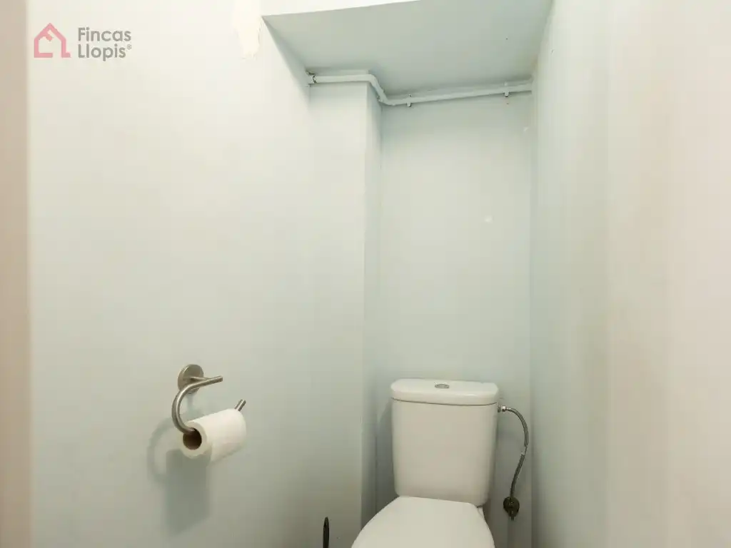 Bany de Local en venda en Barcelona