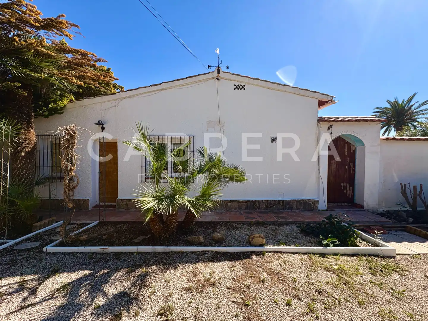 Vista exterior de Casa o xalet en venda en Benissa amb Calefacció, Jardí privat i Parquet