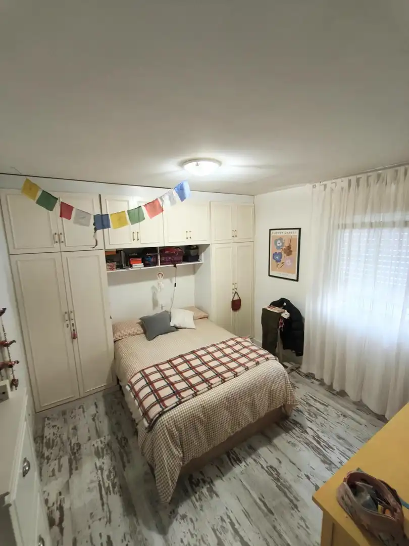 Habitación de Ático en venta en San Andrés del Rabanedo con Calefacción, Terraza y Amueblado