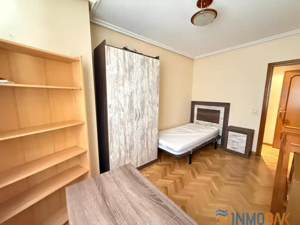 Flat with terrace to rent in San Bernardo - Carmelitas - Campus, imagen 10