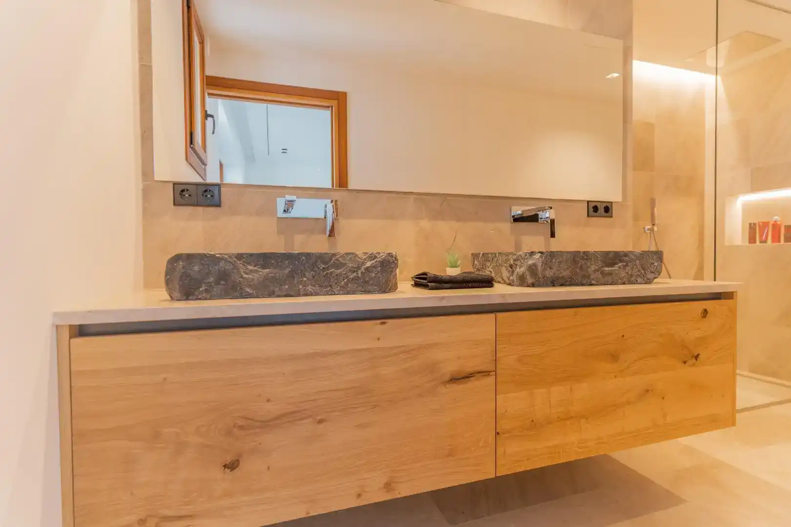 Bathroom of Flat for sale in Santa Eugènia  with Air Conditioner, Private garden and Parquet flooring
