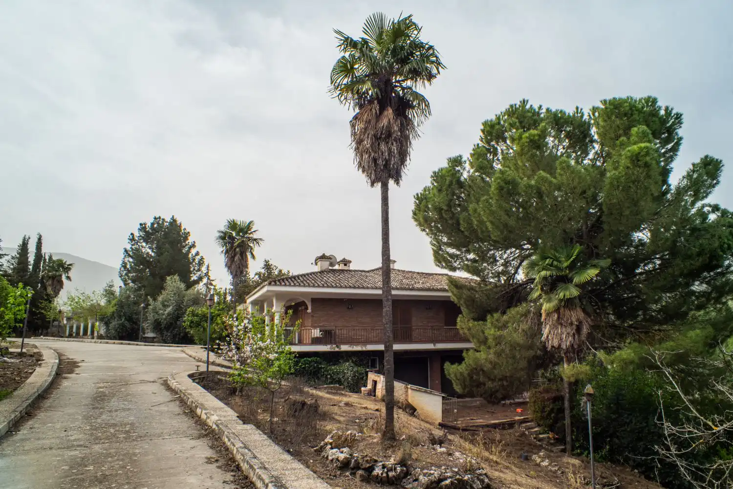 Vista exterior de Casa o xalet en venda en Loja amb Jardí privat, Terrassa i Piscina