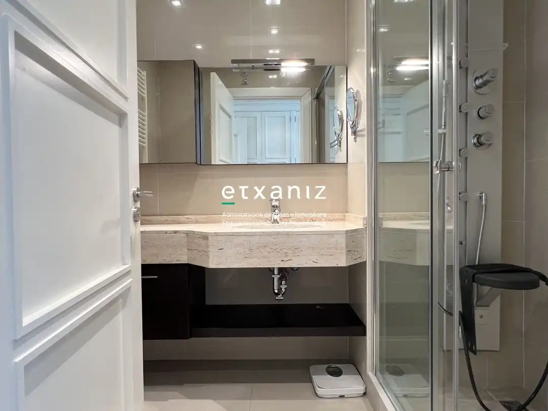 Baño de Piso de alquiler en Donostia - San Sebastián  con Calefacción, Terraza y Horno