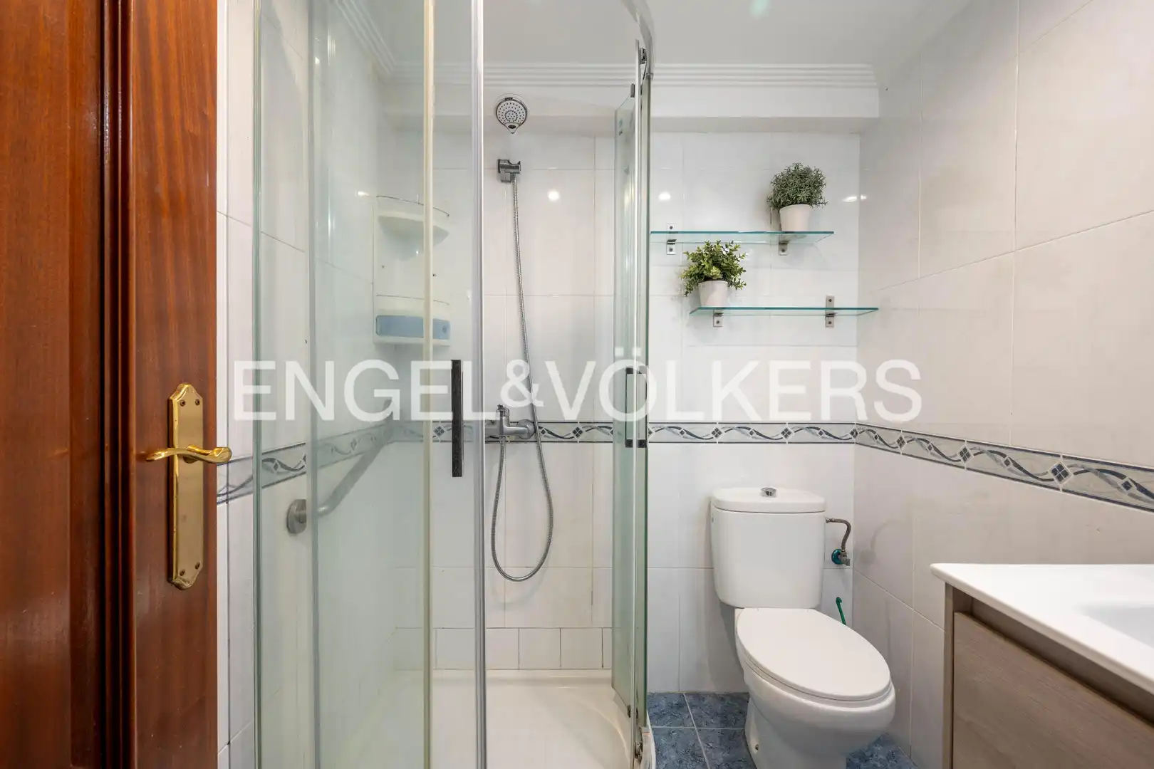 Badezimmer von Wohnungen zum Verkauf in Donostia - San Sebastián  mit Heizung