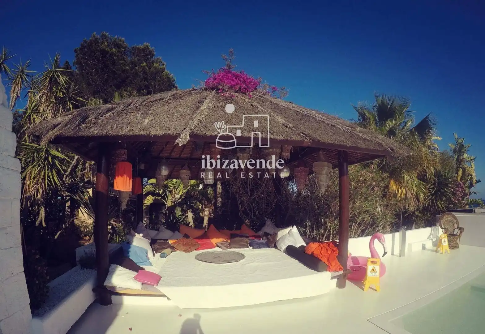 Houses for sale in Santa Eulària des Riu  with Air Conditioner, Private garden and Terrace