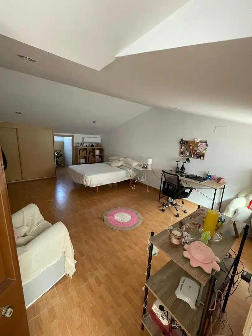 Dormitori de Casa o xalet en venda en Córdoba amb Aire condicionat, Parquet i Terrassa