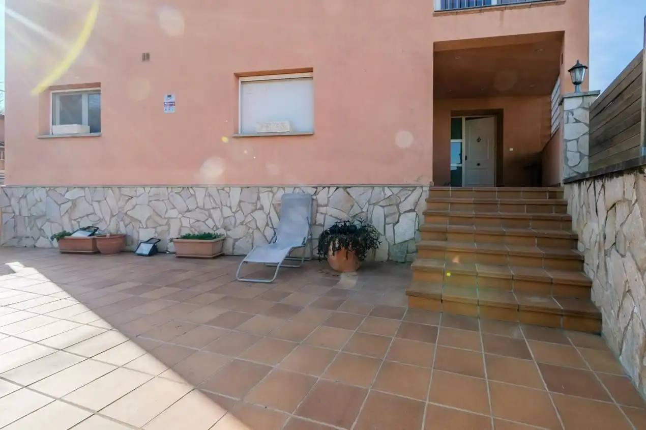 Casa adosada en venta en Celrà