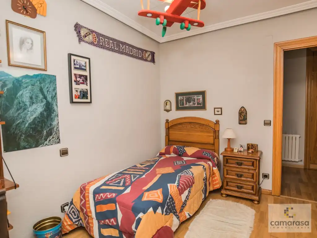 Habitación de Casa o chalet en venta en Ávila con Jardín privado, Piscina y Piscina comunitaria