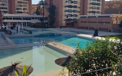 Piscina de Pis en venda en  Barcelona Capital amb Calefacció, Parquet i Piscina comunitària