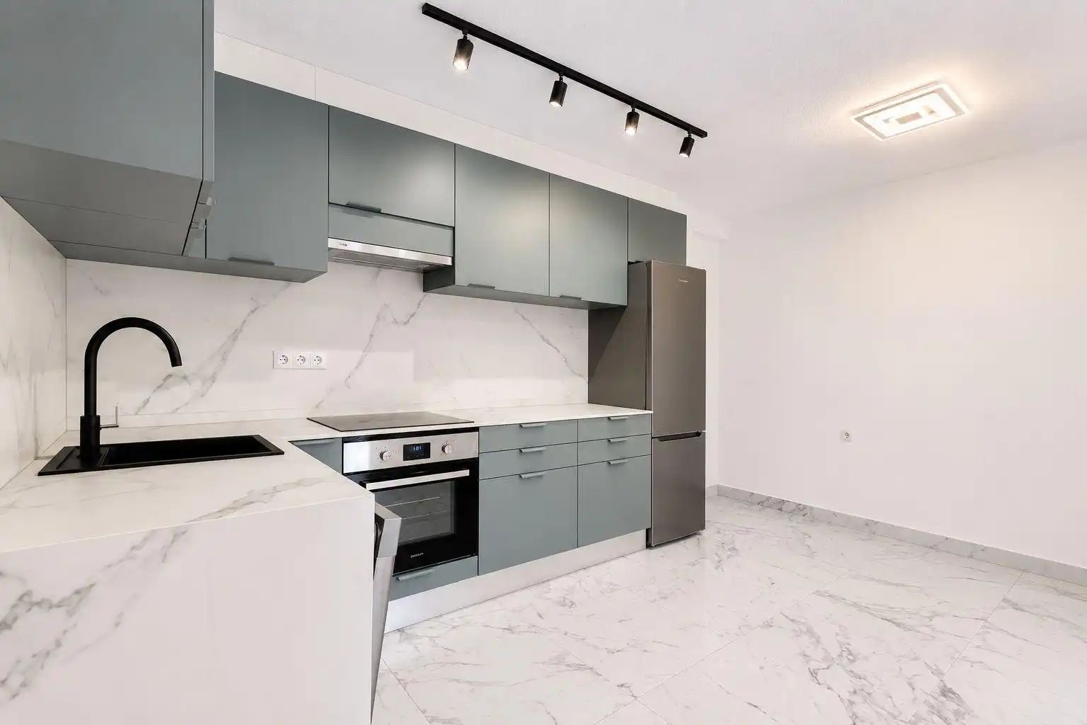 Cuina de Apartament en venda en Playa del Acequión, Náufragos y Rocío del Mar