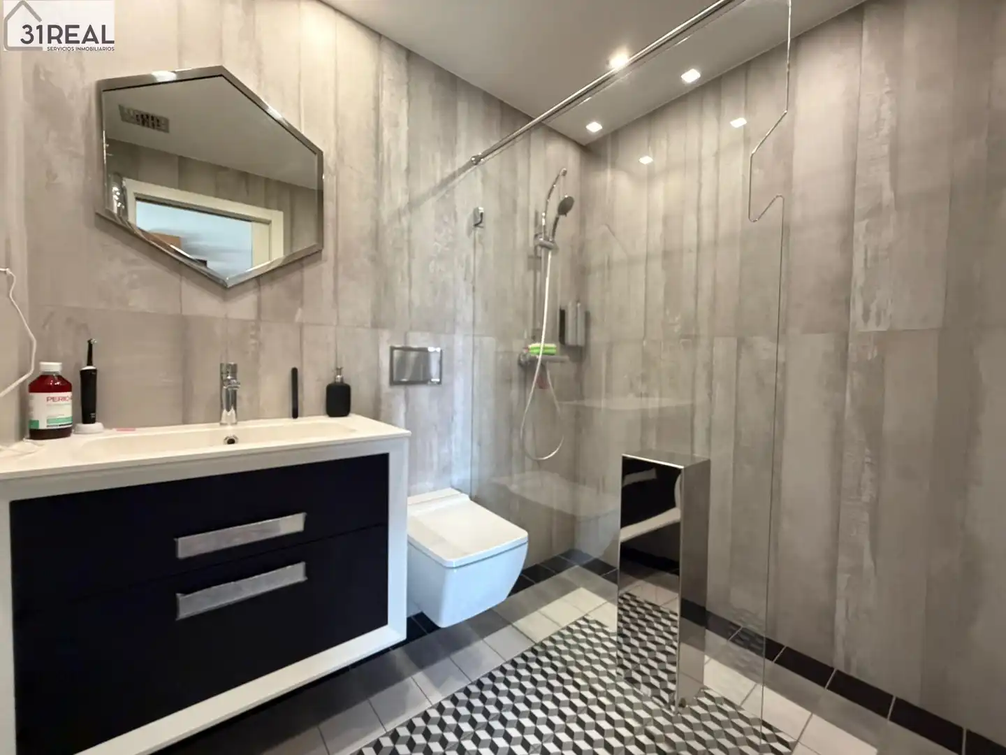 Baño de Piso en venta en Madrid con Aire acondicionado, Calefacción y Amueblado