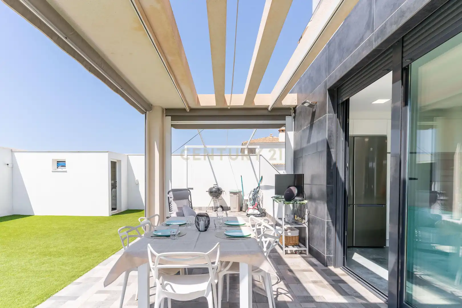 Terrassa de Casa o xalet en venda en El Ejido amb Aire condicionat, Jardí privat i Traster