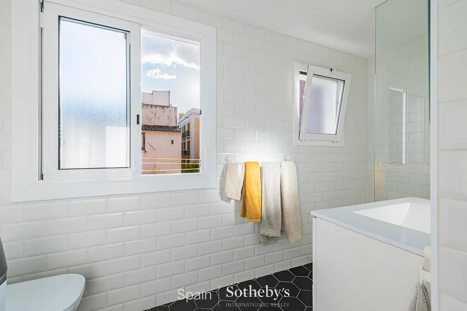 Baño de Apartamento en venta en Barcelona con Aire acondicionado, Calefacción y Terraza