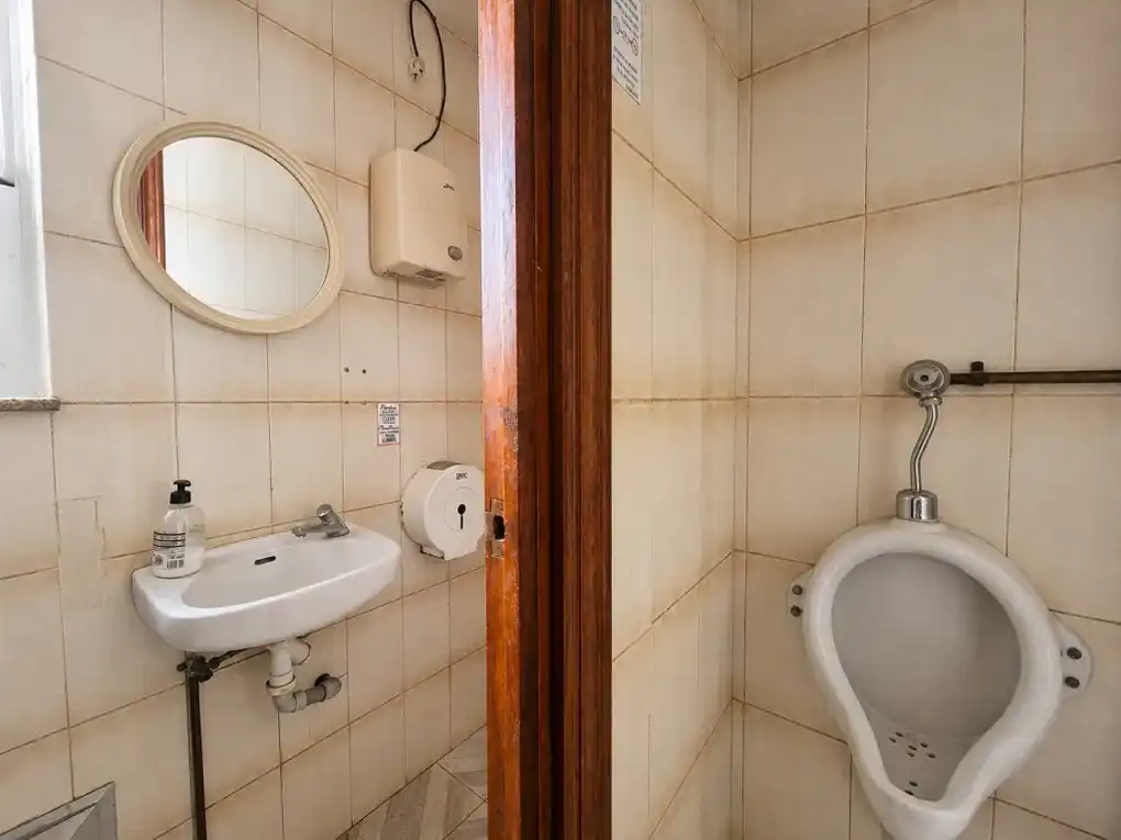 Badezimmer von Geschaftsraum zum Verkauf in Llanes