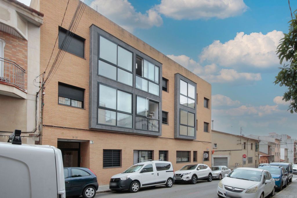 Vista exterior de Pis en venda en Mollet del Vallès amb Parquet