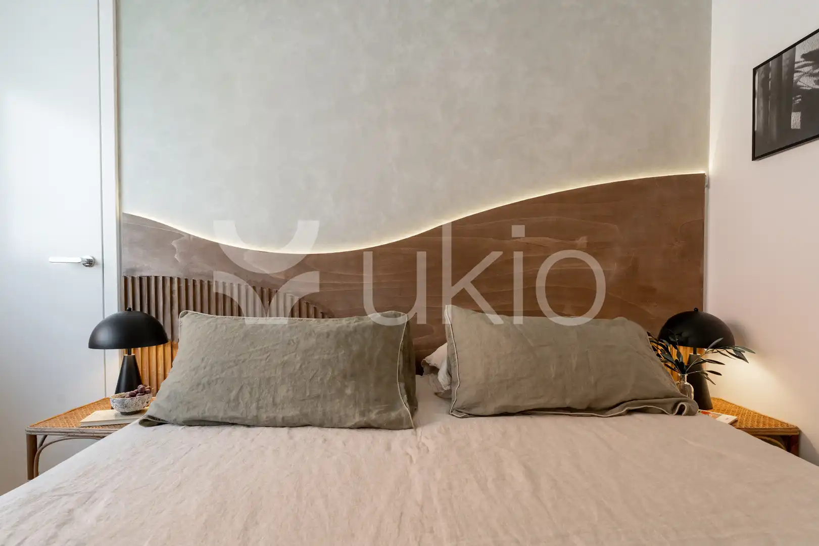 Dormitori de Apartament de lloguer en Madrid amb Aire condicionat, Calefacció i Moblat