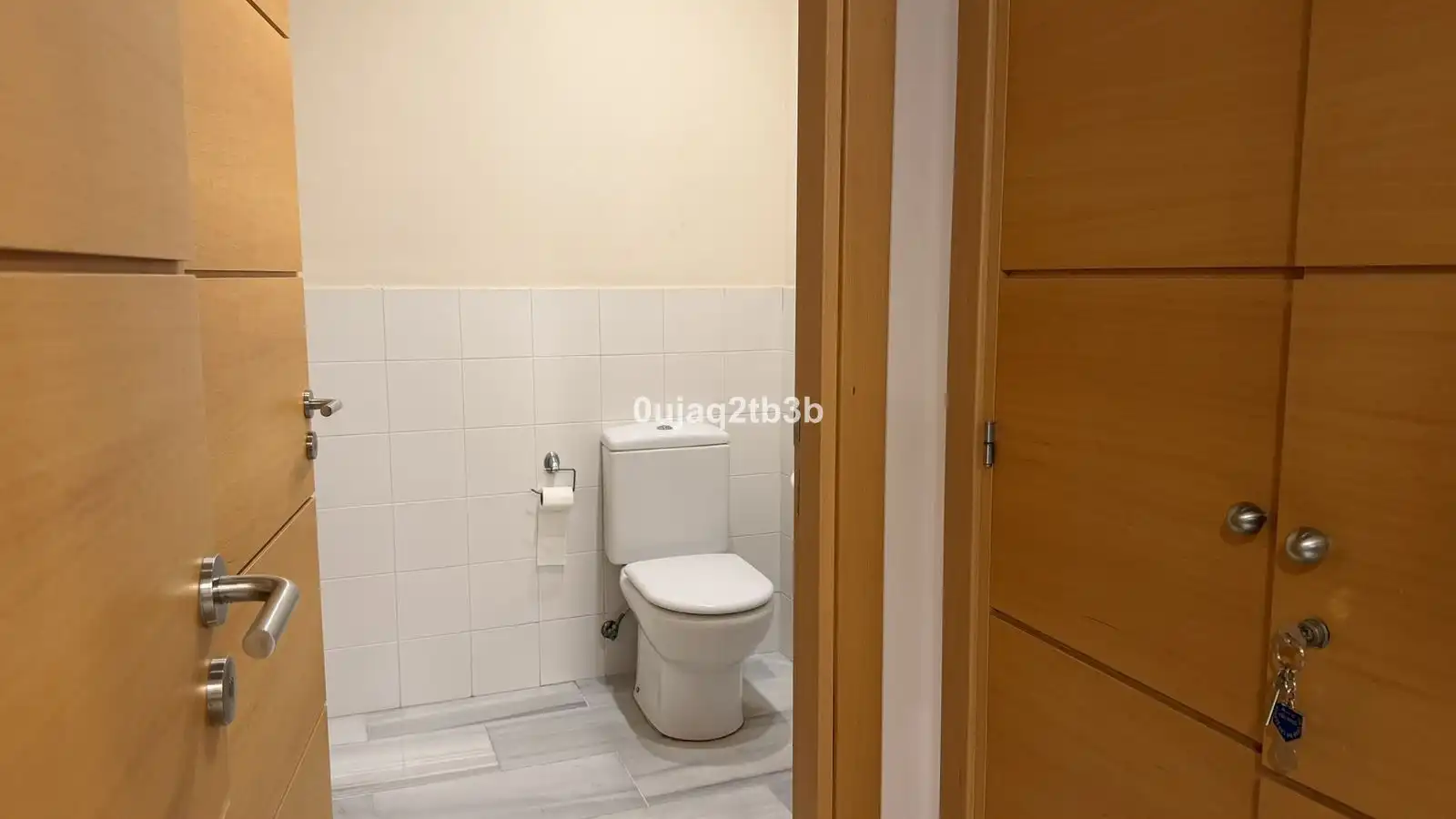 Bany de Oficina en venda en Marbella amb Aire condicionat