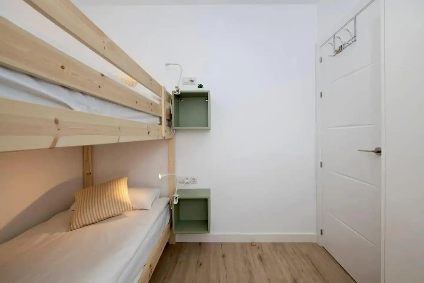 Habitación de Ático en venta en Gavà con Aire acondicionado, Terraza y Piscina